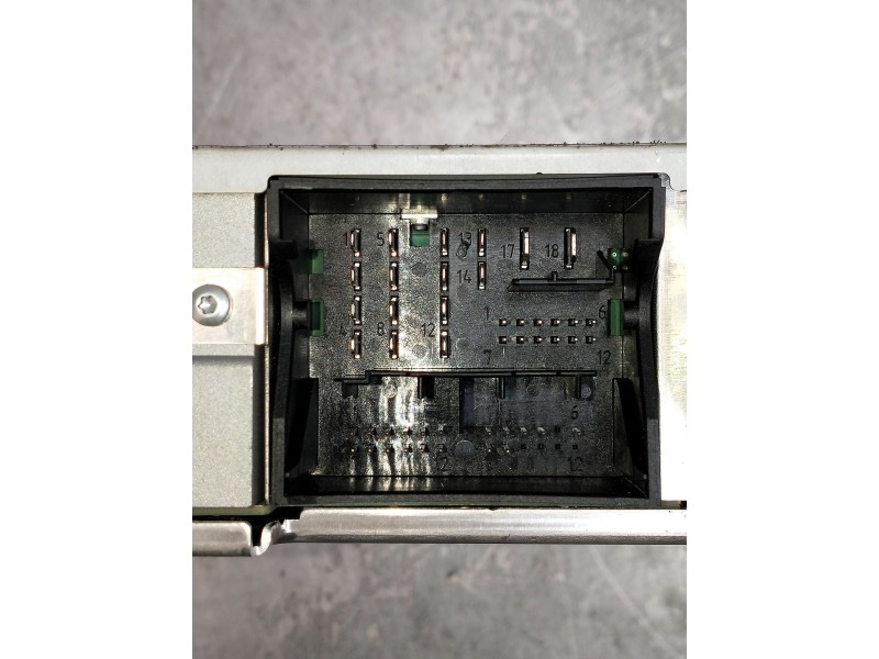 Recambio de sistema audio / radio cd para audi a4 berlina (8w2) design edition referencia OEM IAM 8W0035193E  