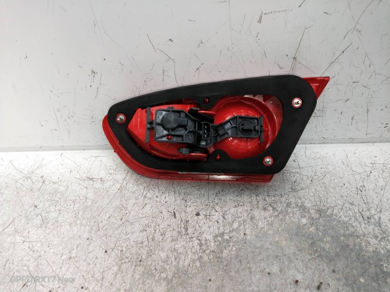 Recambio de piloto trasero izquierdo interior para seat leon (1p1) style copa referencia OEM IAM    Recambio de piloto trasero izquierdo interior para seat leon (1p1) style copa referencia OEM IAM