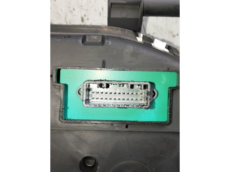 Recambio de cuadro instrumentos para renault clio iii confort dynamique referencia OEM IAM 8200305020F  