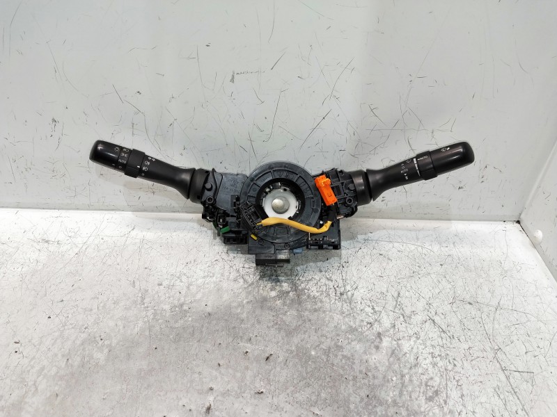 Recambio de mando luces para toyota avensis (t27) 2.0 d-4d cat referencia OEM IAM   