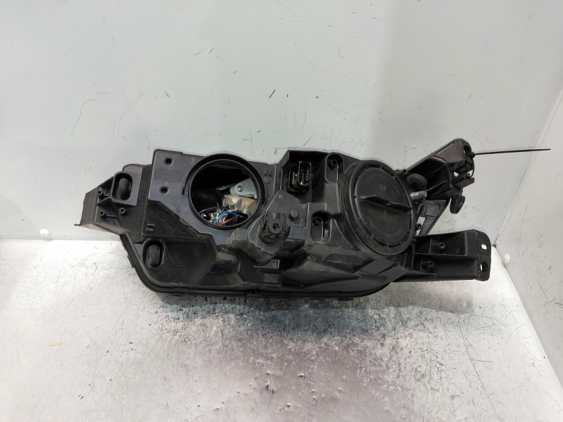 Recambio de faro derecho para citroën c4 picasso referencia OEM IAM 9675974880 OJO VER FOTOS PATILLA ROTA