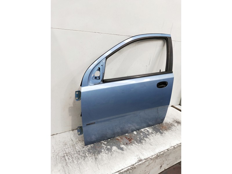 Recambio de puerta delantera izquierda para daewoo kalos referencia OEM IAM  MANILLA EXTERIOR ROTA 5P