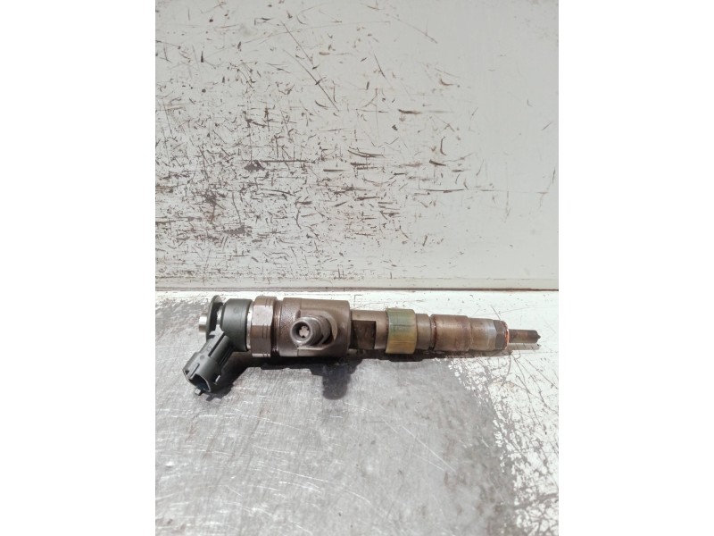Recambio de inyector para peugeot 207 1.4 hdi referencia OEM IAM 0445110339 870689 BOSCH