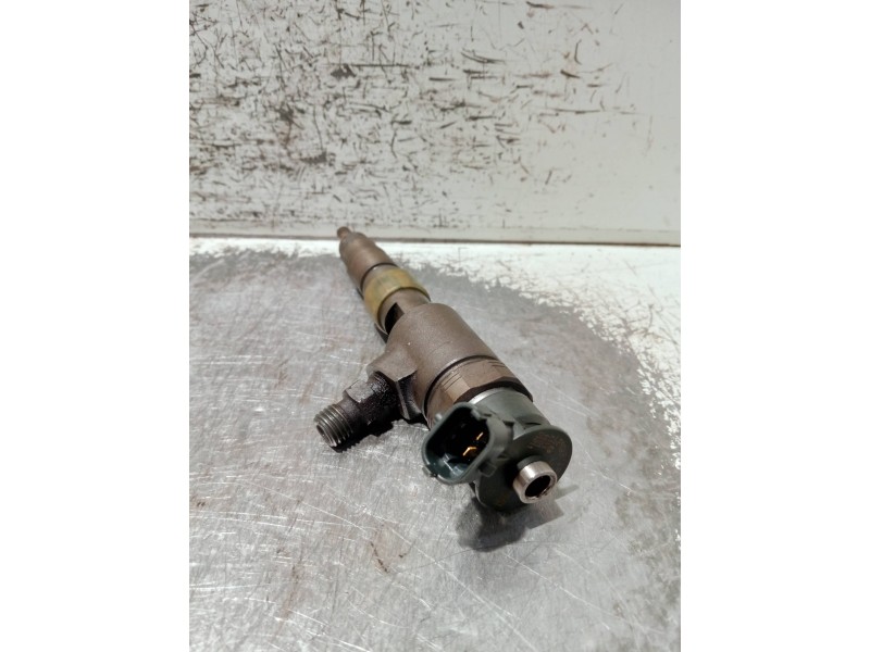 Recambio de inyector para peugeot 207 1.4 hdi referencia OEM IAM 0445110339 870689 BOSCH