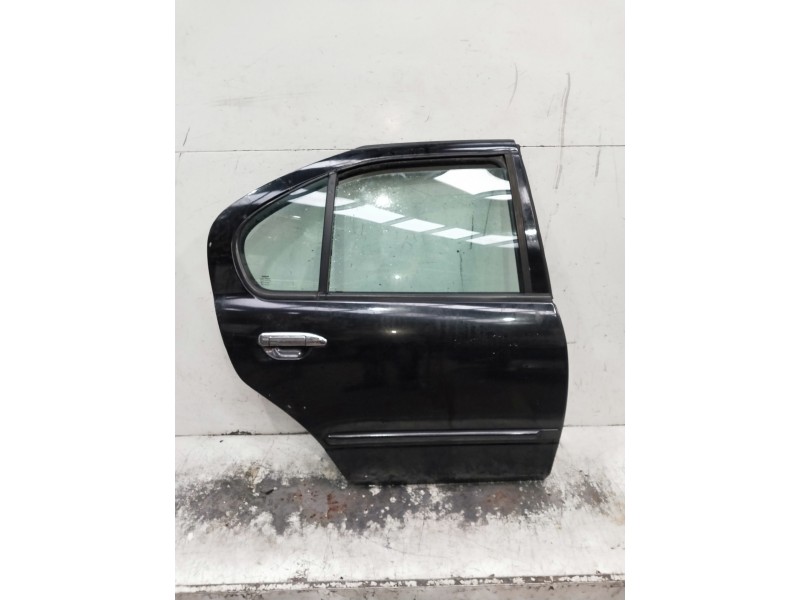 Recambio de puerta trasera derecha para nissan primera berlina (p11) referencia OEM IAM   5P