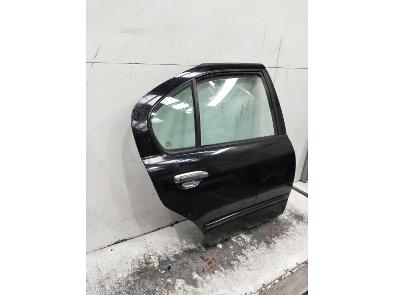 Recambio de puerta trasera derecha para nissan primera berlina (p11) referencia OEM IAM   5P