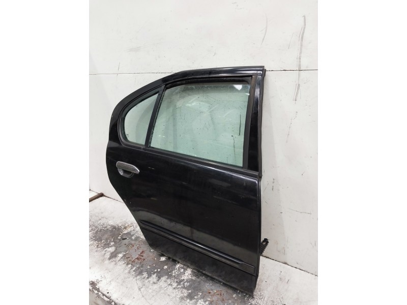 Recambio de puerta trasera derecha para nissan primera berlina (p11) referencia OEM IAM   5P