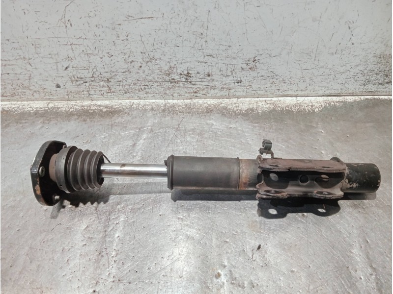 Recambio de amortiguador delantero izquierdo para volkswagen crafter combi (2e) referencia OEM IAM A9063207530  