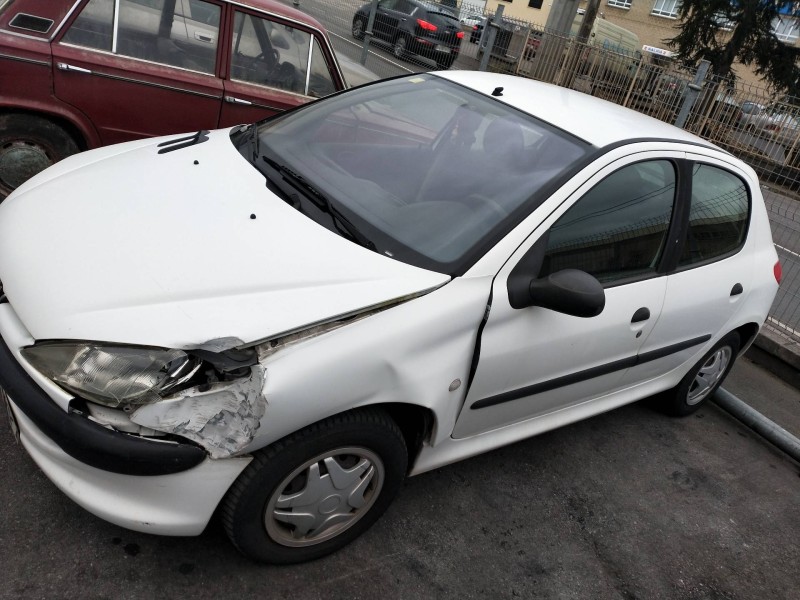 peugeot 206 berlina del año 2001 peugeot 206 berlina del año 2001