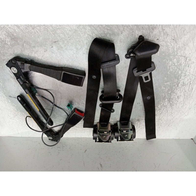 Recambio de juego cinturones delantero para opel astra h gtc (a04) 1.7 cdti (l08) referencia OEM IAM   