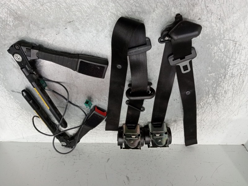 Recambio de juego cinturones delantero para opel astra h gtc (a04) 1.7 cdti (l08) referencia OEM IAM   