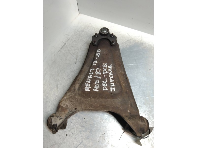 Recambio de brazo suspension inferior delantero derecho para renault 18 gtd referencia OEM IAM   