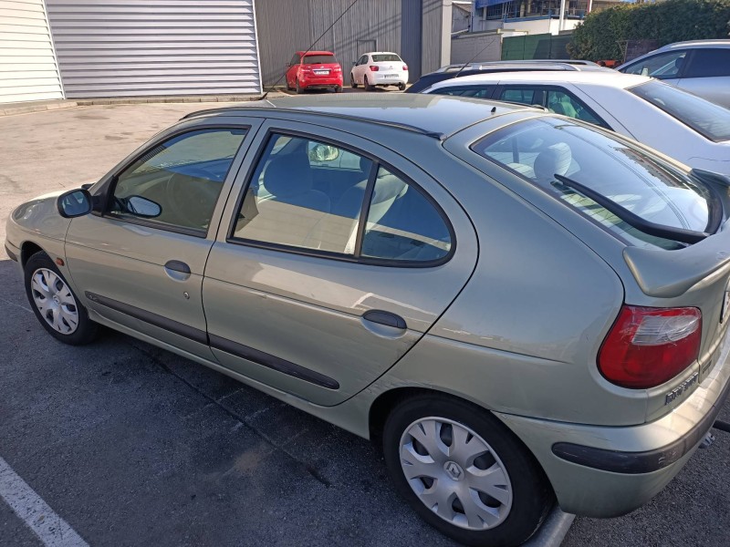 renault megane i fase 2 berlina (ba0) del año 2001