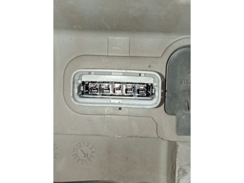 Recambio de faro derecho para opel movano a furgoneta (x70) 2.5 dti (fd) referencia OEM IAM 8200163518  