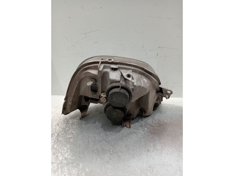 Recambio de faro izquierdo para opel movano a furgoneta (x70) 2.5 dti (fd) referencia OEM IAM 8200163516  