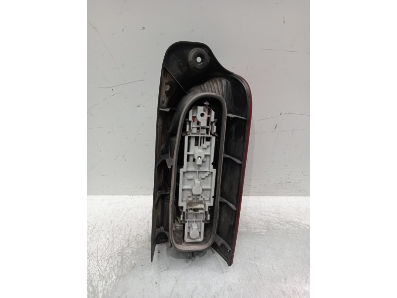 Recambio de piloto trasero izquierdo para opel movano a furgoneta (x70) 2.5 dti (fd) referencia OEM IAM   