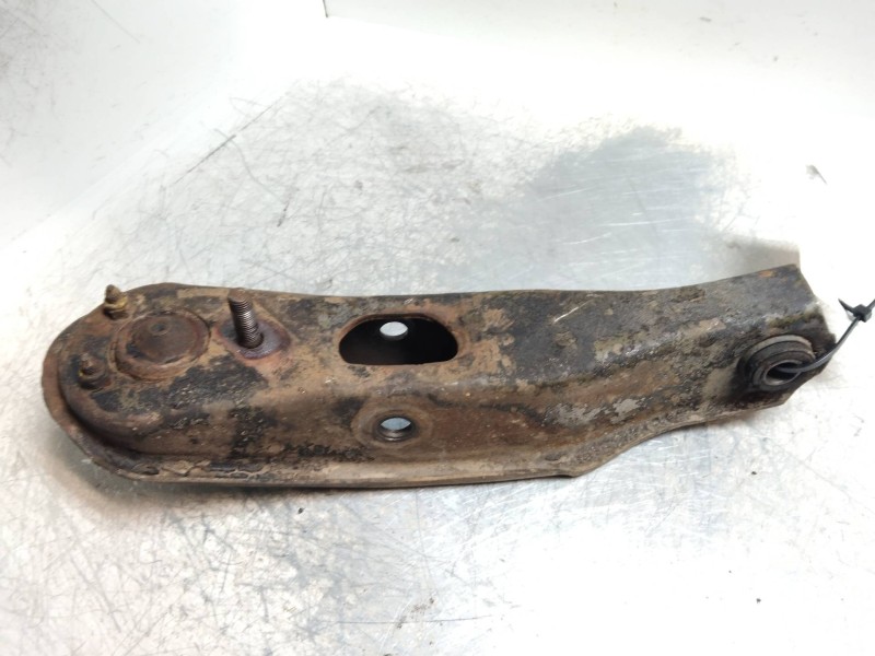 Recambio de brazo suspension inferior delantero derecho para renault 18 gtd referencia OEM IAM   