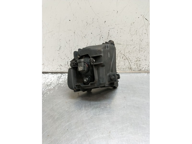 Recambio de faro antiniebla derecho para kia sportage ii (je_, km_) 2.0 crdi referencia OEM IAM   