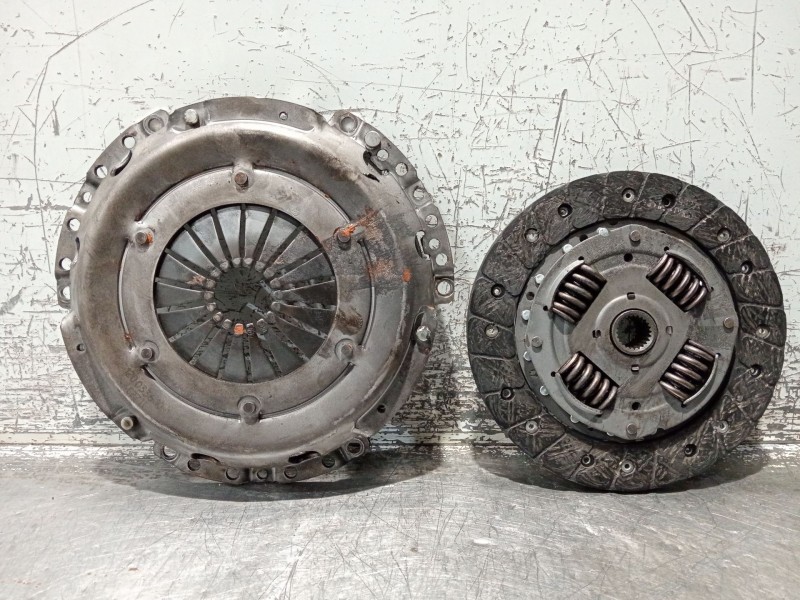 Recambio de kit embrague para volkswagen polo (6n2) 1.4 referencia OEM IAM 319007911  