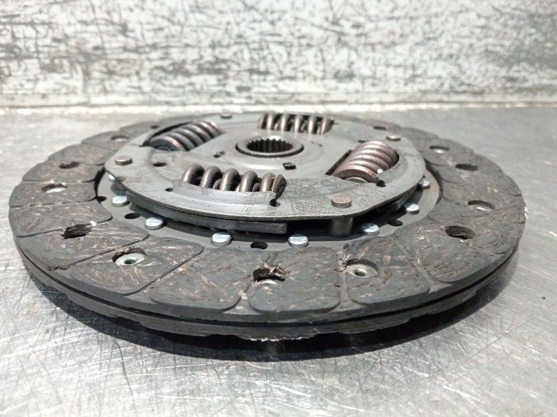 Recambio de kit embrague para volkswagen polo (6n2) 1.4 referencia OEM IAM 319007911  