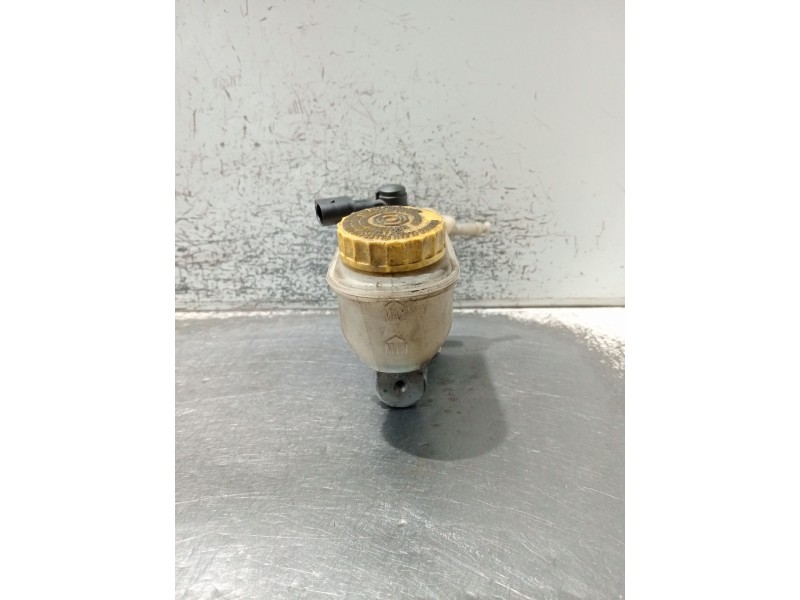 Recambio de bomba freno para volkswagen polo (6n2) 1.4 referencia OEM IAM 21025599  