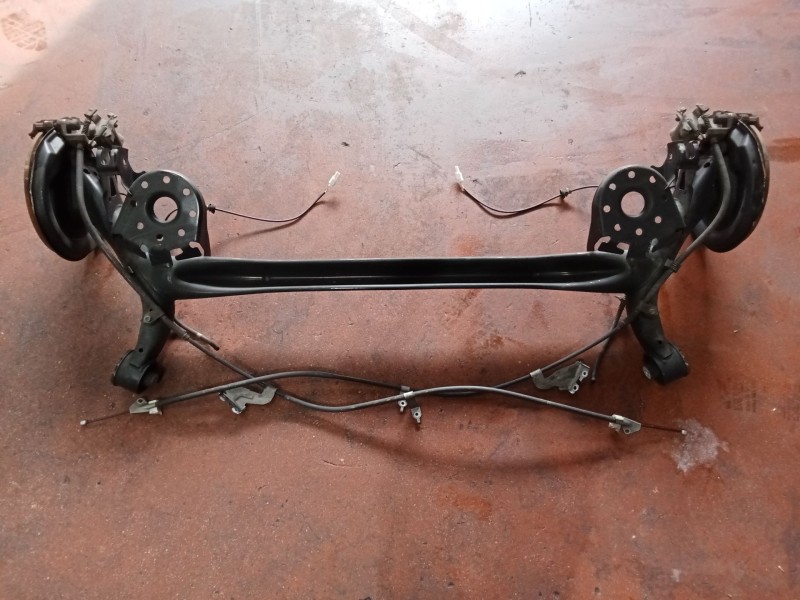 Recambio de puente trasero para toyota yaris live referencia OEM IAM  DISCO 