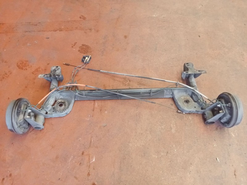 Recambio de puente trasero para renault clio ii (bb_, cb_) 1.5 dci (b/cb08) referencia OEM IAM   TAMBOR/ABS