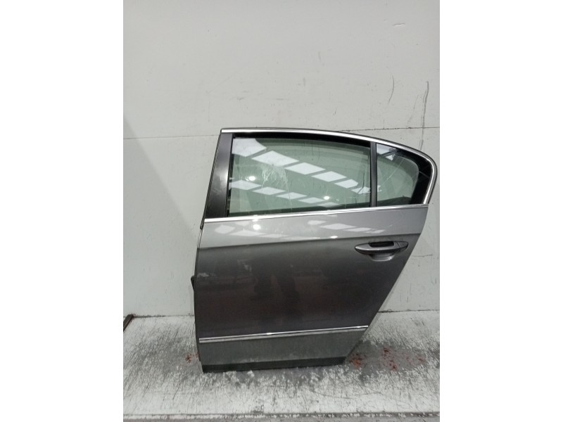 Recambio de puerta trasera izquierda para volkswagen passat b6 (3c2) 2.0 tdi 16v referencia OEM IAM  4P 