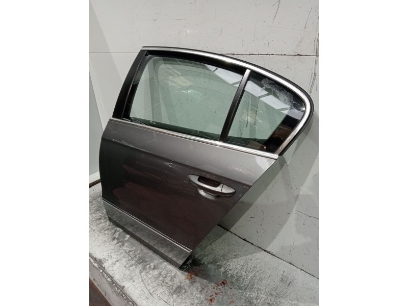 Recambio de puerta trasera izquierda para volkswagen passat b6 (3c2) 2.0 tdi 16v referencia OEM IAM  4P 