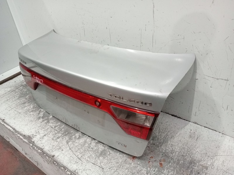 Recambio de tapa maletero para seat toledo ii (1m2) 1.9 tdi referencia OEM IAM  4P 