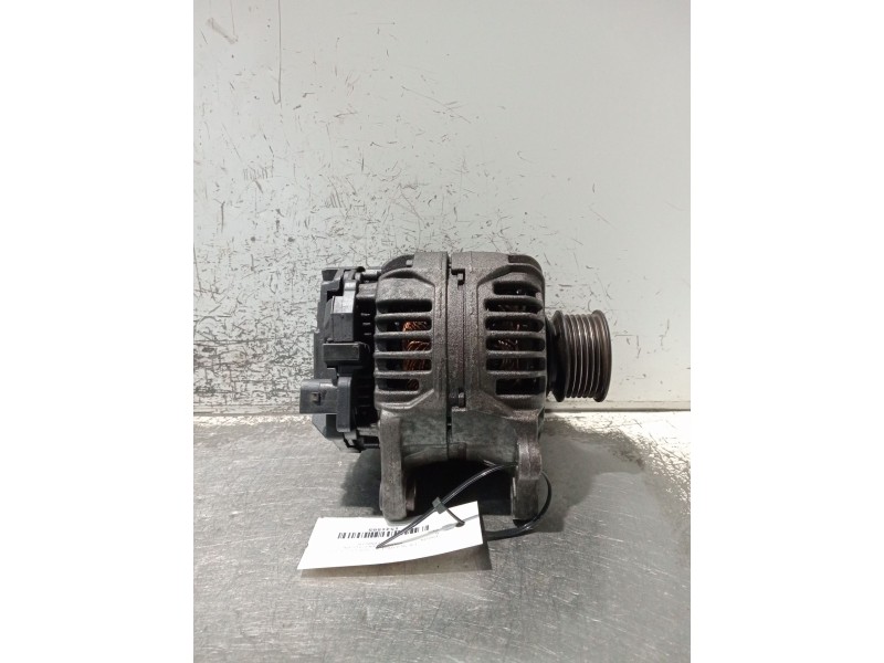 Recambio de alternador para volkswagen polo (6n2) 1.4 referencia OEM IAM 028903028D 0124325003 