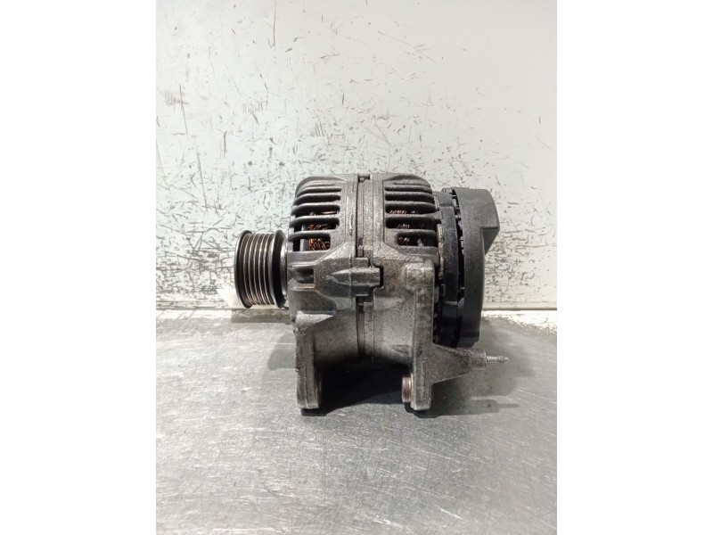 Recambio de alternador para volkswagen polo (6n2) 1.4 referencia OEM IAM 028903028D 0124325003 