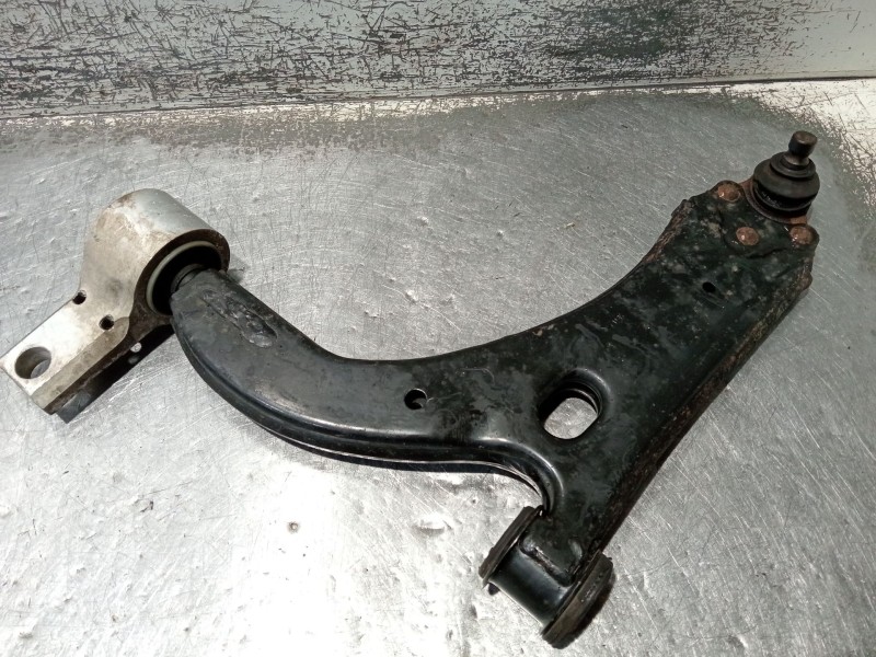 Recambio de brazo suspension inferior delantero izquierdo para ford fiesta v (jh_, jd_) 1.4 tdci referencia OEM IAM   