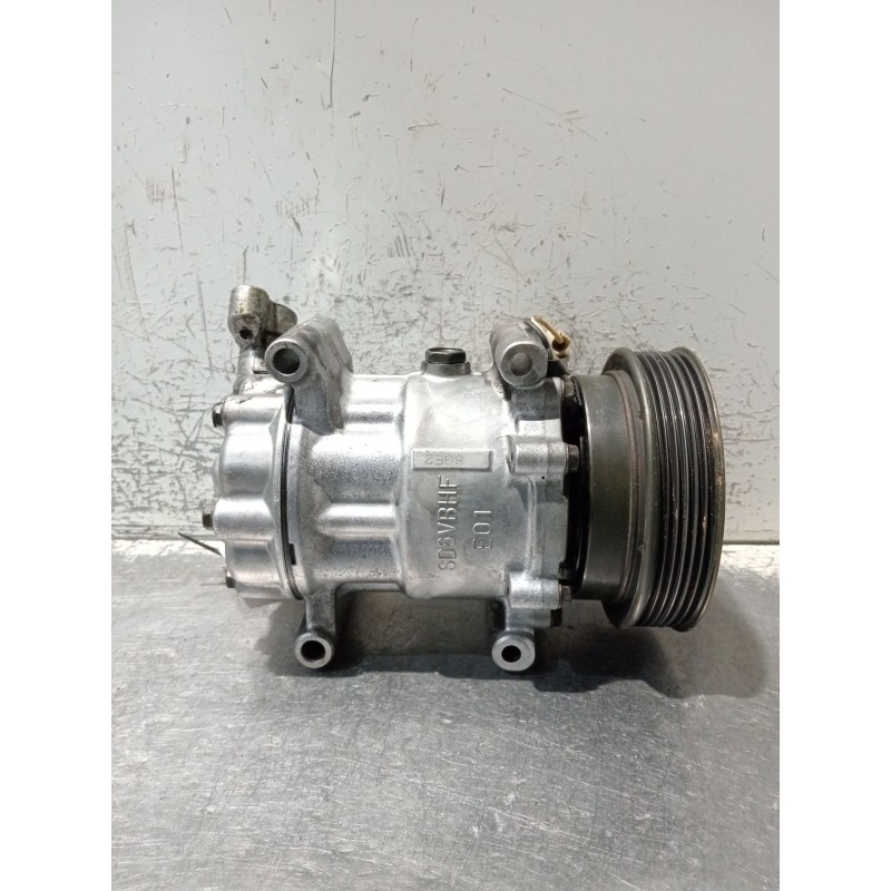 Recambio de compresor aire acondicionado para renault clio ii (bb_, cb_) 1.5 dci (b/cb08) referencia OEM IAM 8200315744  