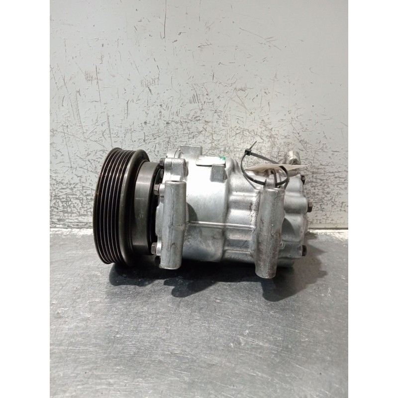 Recambio de compresor aire acondicionado para renault clio ii (bb_, cb_) 1.5 dci (b/cb08) referencia OEM IAM 8200315744  