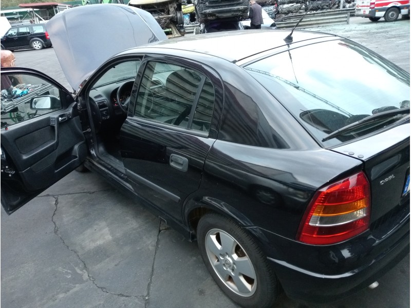 opel astra g berlina del año 2002