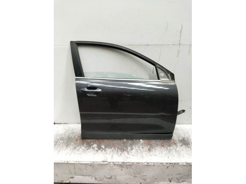 Recambio de puerta delantera derecha para kia stonic (yb) 1.0 t-gdi referencia OEM IAM  5P 