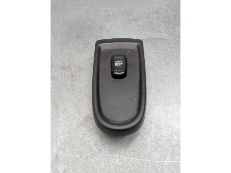Recambio de mando elevalunas delantero derecho para iveco daily v furgoneta 29s13, 29l13, 35c13, 35s13, 40c13, 40s13 referencia 
