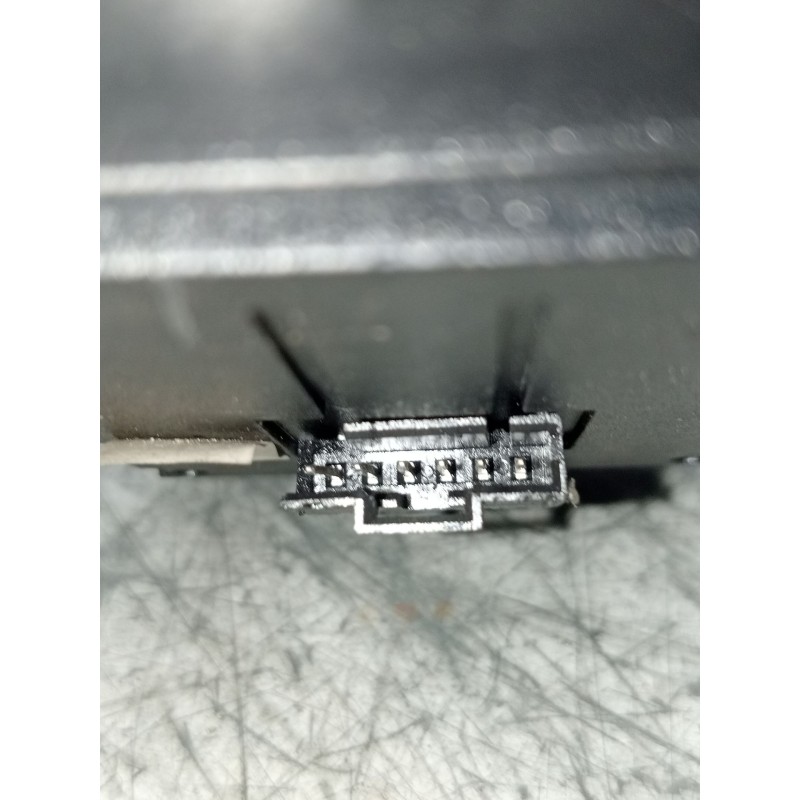 Recambio de mando elevalunas delantero derecho para iveco daily v furgoneta 29s13, 29l13, 35c13, 35s13, 40c13, 40s13 referencia 