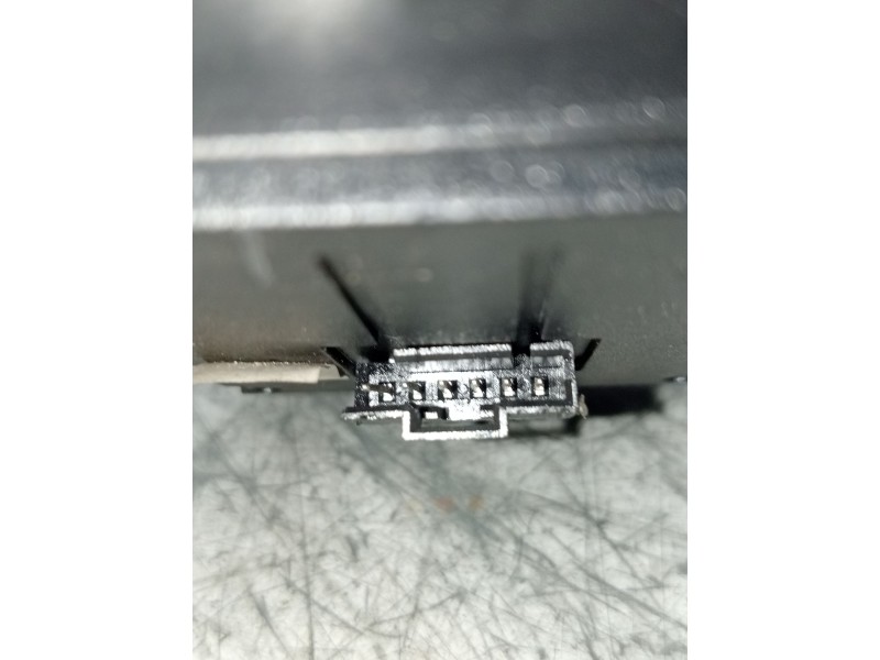 Recambio de mando elevalunas delantero derecho para iveco daily v furgoneta 29s13, 29l13, 35c13, 35s13, 40c13, 40s13 referencia 