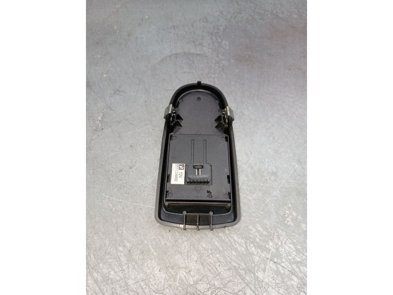 Recambio de mando elevalunas delantero derecho para iveco daily v furgoneta 29s13, 29l13, 35c13, 35s13, 40c13, 40s13 referencia 