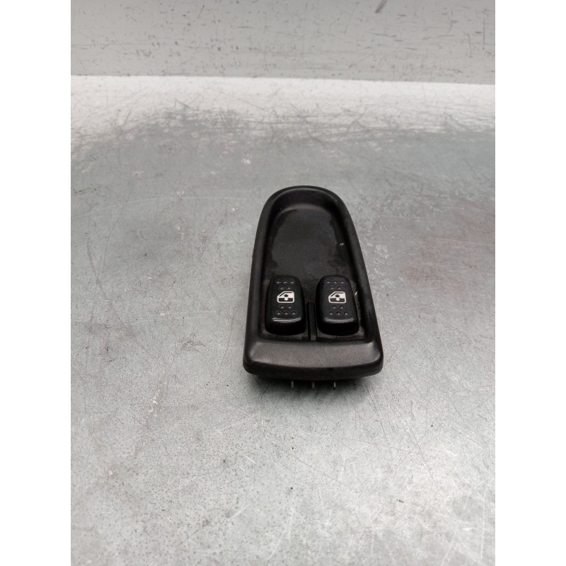 Recambio de mando elevalunas delantero izquierdo para iveco daily v furgoneta 29s13, 29l13, 35c13, 35s13, 40c13, 40s13 referenci