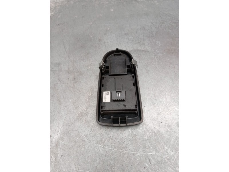 Recambio de mando elevalunas delantero izquierdo para iveco daily v furgoneta 29s13, 29l13, 35c13, 35s13, 40c13, 40s13 referenci