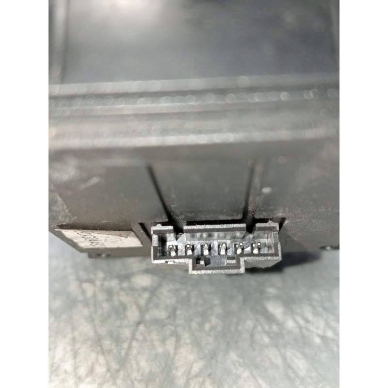 Recambio de mando elevalunas delantero izquierdo para iveco daily v furgoneta 29s13, 29l13, 35c13, 35s13, 40c13, 40s13 referenci