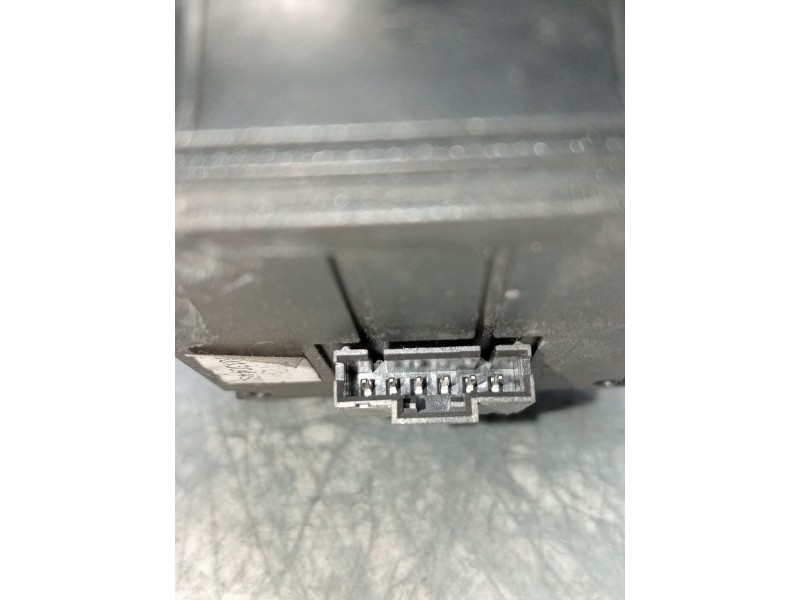 Recambio de mando elevalunas delantero izquierdo para iveco daily v furgoneta 29s13, 29l13, 35c13, 35s13, 40c13, 40s13 referenci