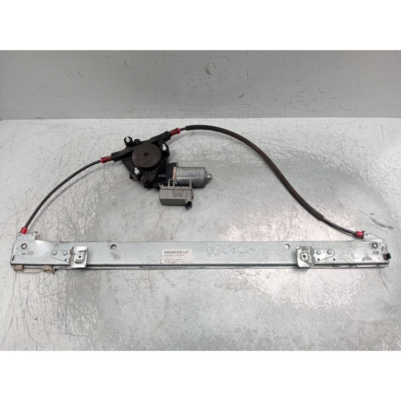 Recambio de elevalunas delantero izquierdo para iveco daily v furgoneta 29s13, 29l13, 35c13, 35s13, 40c13, 40s13 referencia OEM 