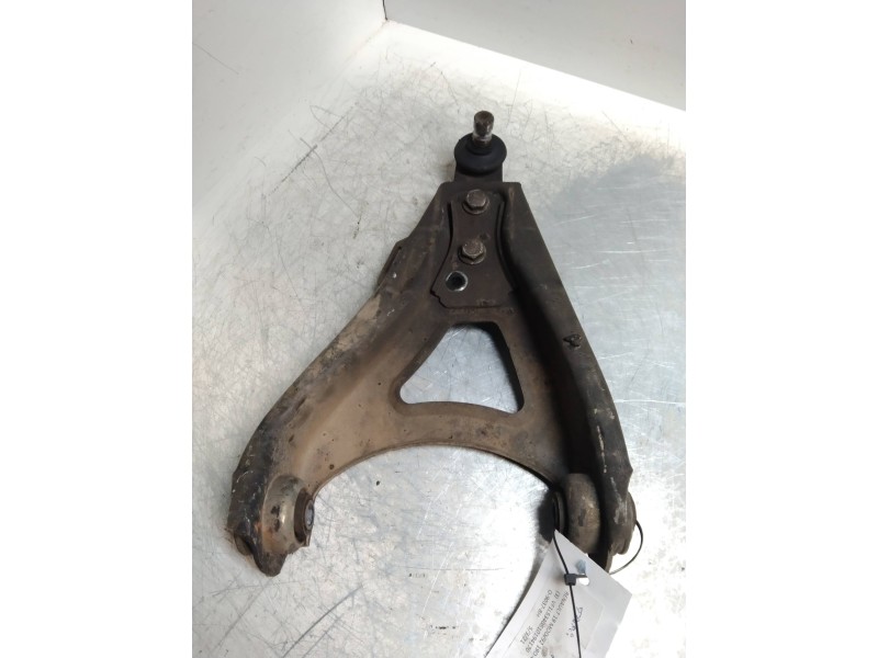Recambio de brazo suspension inferior delantero izquierdo para renault 19 (b/c/l53) 1.9 d referencia OEM IAM   