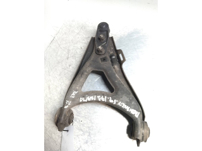 Recambio de brazo suspension inferior delantero izquierdo para renault 19 (b/c/l53) 1.9 d referencia OEM IAM   