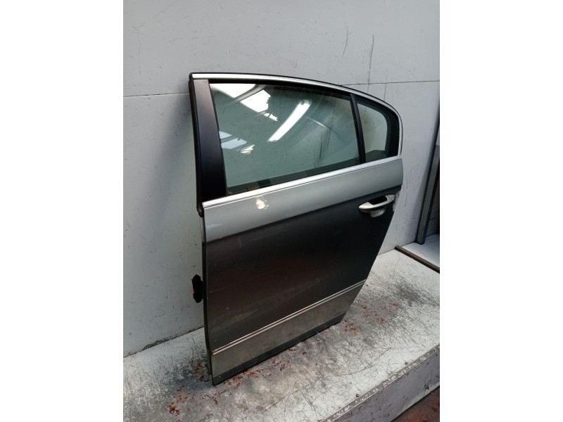 Recambio de puerta trasera izquierda para volkswagen passat b6 (3c2) 2.0 tdi 16v referencia OEM IAM  4P 