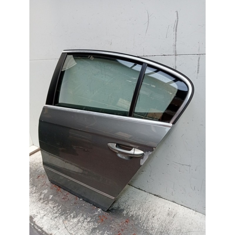 Recambio de puerta trasera izquierda para volkswagen passat b6 (3c2) 2.0 tdi 16v referencia OEM IAM  4P 